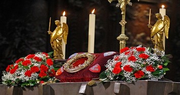Cháy nhà thờ Đức Bà Paris: Những cổ vật vô giá nào được cứu?