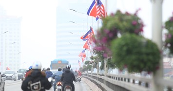 Trước thềm Hội nghị Thượng đỉnh Mỹ-Triều: Hà Nội rợp cờ hoa, băng rôn