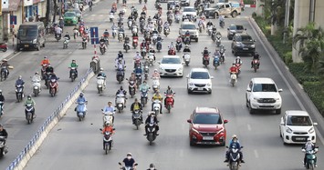 Đường Nguyễn Trãi ở Hà Nội vẫn hỗn loạn sau gần 4 tháng phân làn 