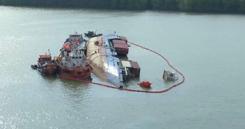 Hơn 130 tấn dầu được hút ra khỏi tàu chìm trên sông Lòng Tàu
