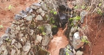 Video: Bí ẩn con suối phun ra nước mỗi khi nghe tiếng gọi