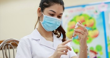 Thủ tướng Phạm Minh Chính yêu cầu tiến hành các thủ tục để mua vaccine cho trẻ 5-11 tuổi