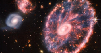 Mê hồn với cấu trúc "xương" thiên hà qua kính viễn vọng James Webb
