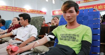 Cặp vợ chồng vượt 50 km cùng đi hiến máu cứu người