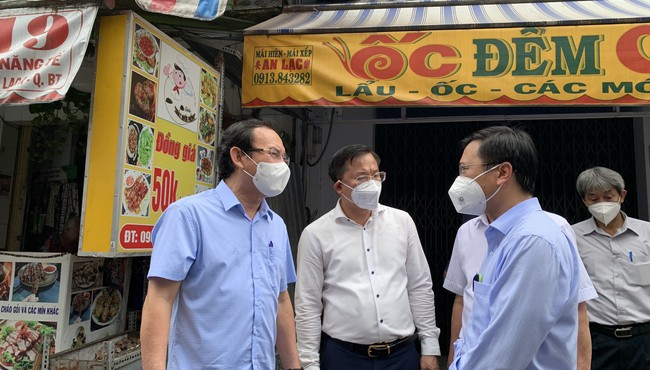 Bí thư Thành ủy TP HCM Nguyễn Văn Nên kiểm tra tình hình thực tế dịch sốt xuất huyết