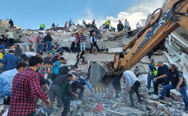 Kinh hoàng hiện trường trận động đất khiến hàng trăm người thương vong