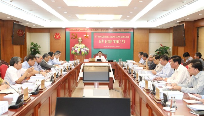 Chủ tịch tỉnh Thanh Hóa và Nam Định vì sao bị kỷ luật khiển trách?