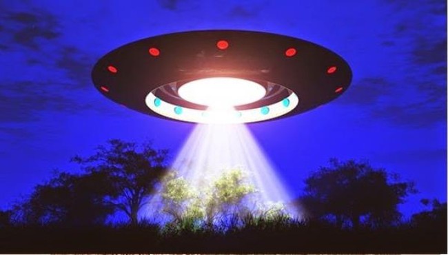 Điều gì khiến người ta tin UFO thật sự tồn tại?