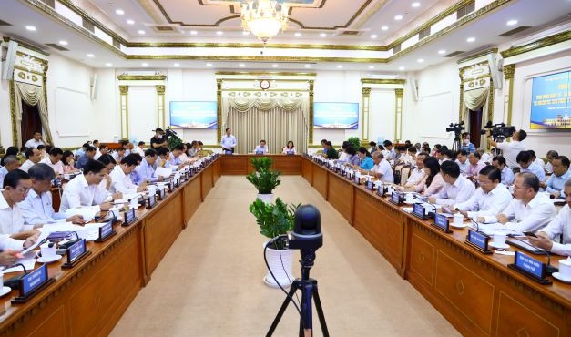  Chủ tịch TP HCM Phan Văn Mãi: Thủ tục hành chính vẫn là điểm nghẽn lớn nhất