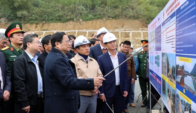 Thủ tướng kiểm tra các dự án cao tốc Bắc - Nam