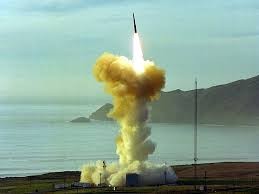 Xem Mỹ phóng tên lửa đạn đạo liên lục địa uy lực có thể gắn đầu đạn hạt nhân
