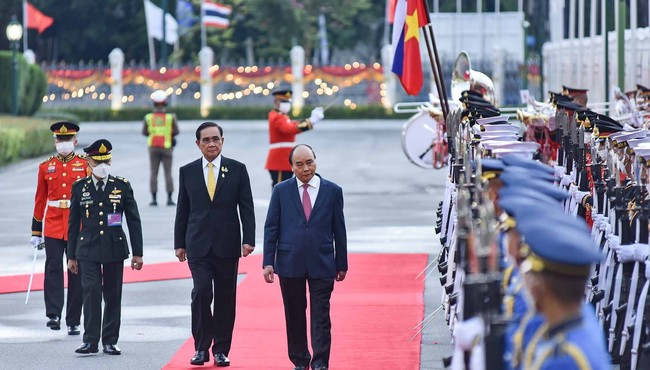 Thủ tướng Thái Lan Prayuth Chan-o-cha chủ trì lễ đón Chủ tịch nước Nguyễn Xuân Phúc và phu nhân