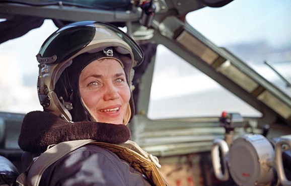Cuộc đời huy hoàng của  “Madam MiG“ nữ phi công Liên Xô