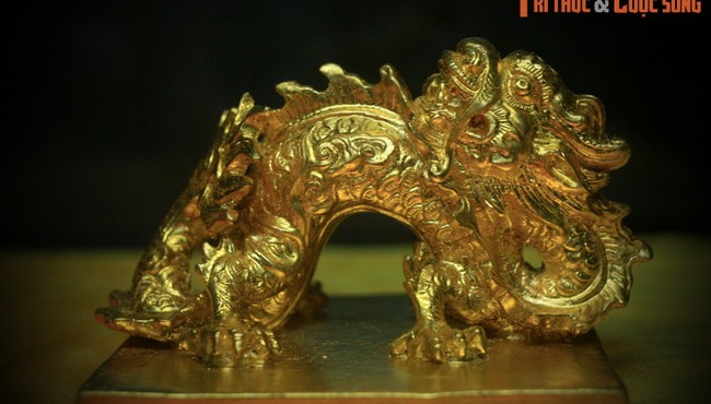 Soi bộ sưu tập bản cực tinh xảo của ấn vàng nhà Nguyễn 