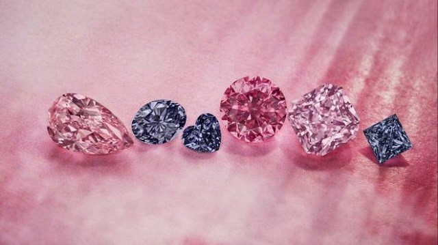 Viên kim cương hồng giá gần 27 triệu USD