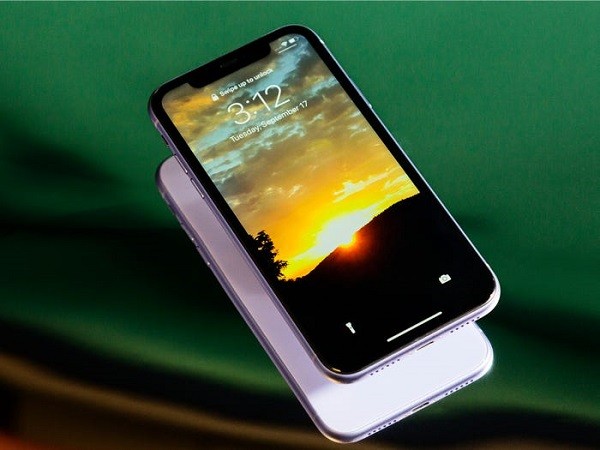 Man hinh dep, cam chat: Loat diem cong giup Samsung Galaxy S20 “qua mat” iPhone-Hinh-2