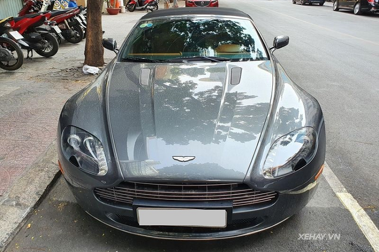 Sieu xe Aston Martin V8 Vantage Roadster doi chu 3 ty o Sai Gon-Hinh-7