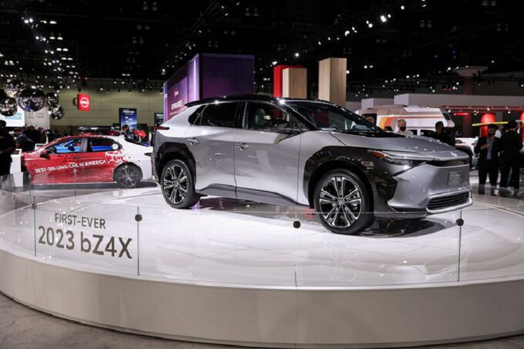 Hang Toyota trieu hoi xe dien bZ4X 2022