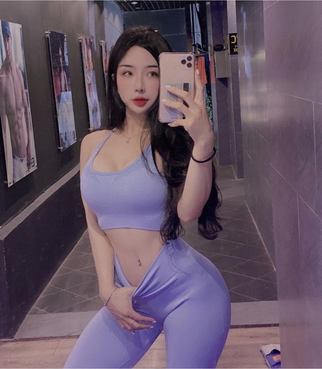 Bi kip voc dang nong bong cua hot girl phong gym Pham Hong Nhung-Hinh-11