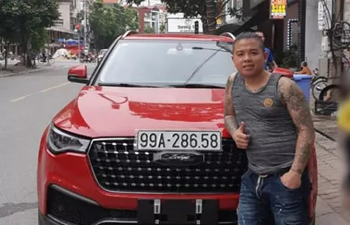 Truy na nghi pham xam tro van ven na dan vao xe cua Duong Minh Tuyen-Hinh-2