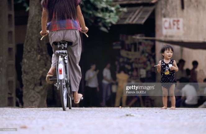 Chum anh tre em Viet Nam cuoi thap nien 1990 qua anh cua Patrick Guedj-Hinh-3