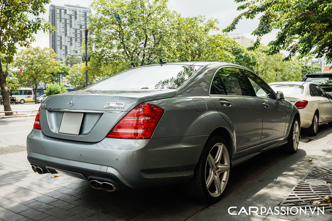 Can canh Mercedes-Benz S65 AMG W221 co gia 16 ty-Hinh-2