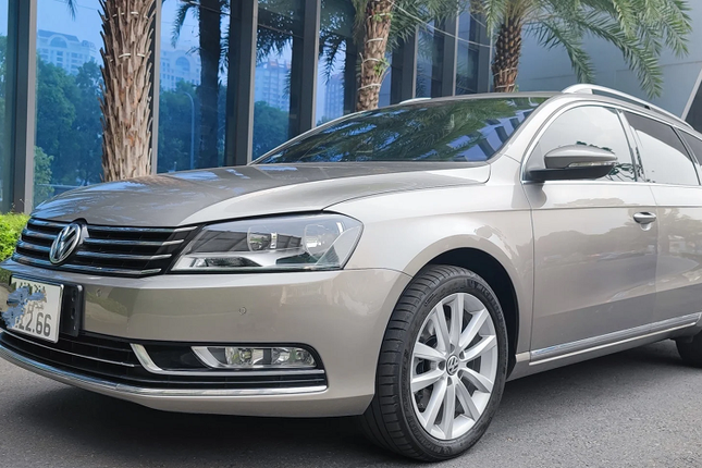 Volkswagen Passat 2015 chay gan 10 nam rao ban hon 900 trieu-Hinh-2