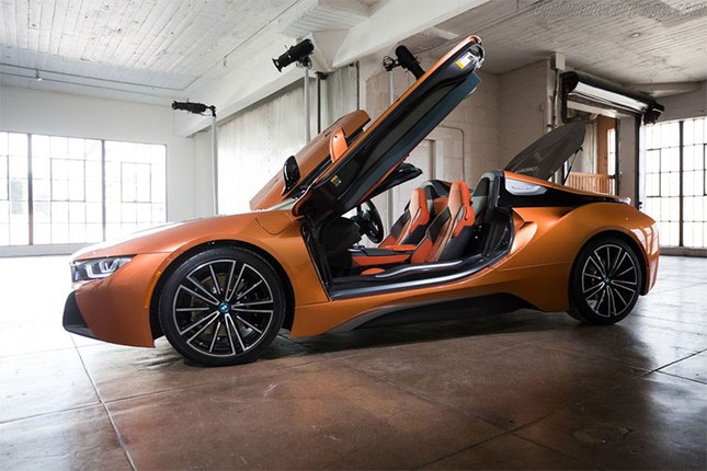 BMW i8 mui trần màu xanh lá độc nhất vô nhị đẹp nức lòng